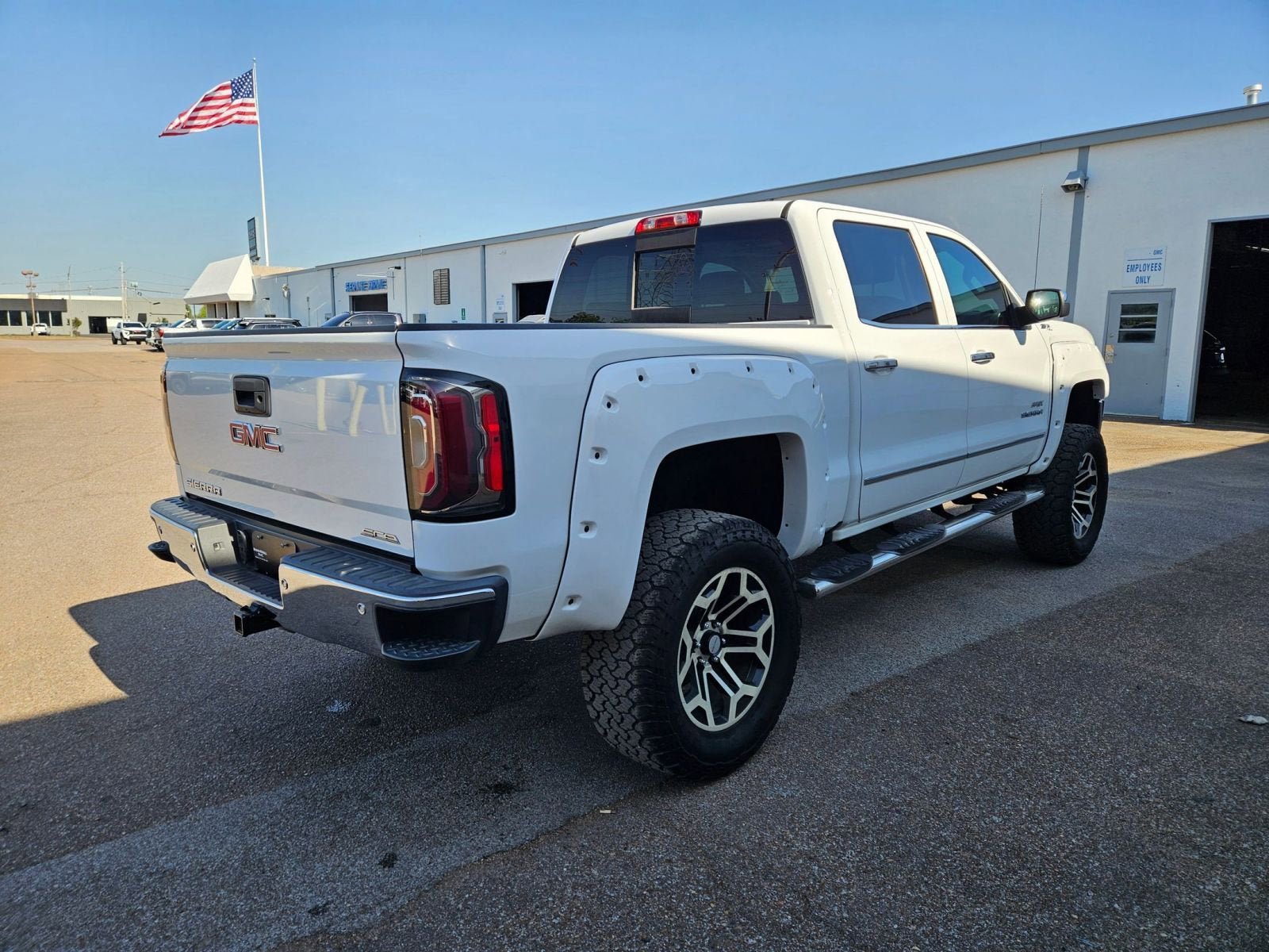 Used 2018 GMC Sierra 1500 SLT AWD/4WD image 6