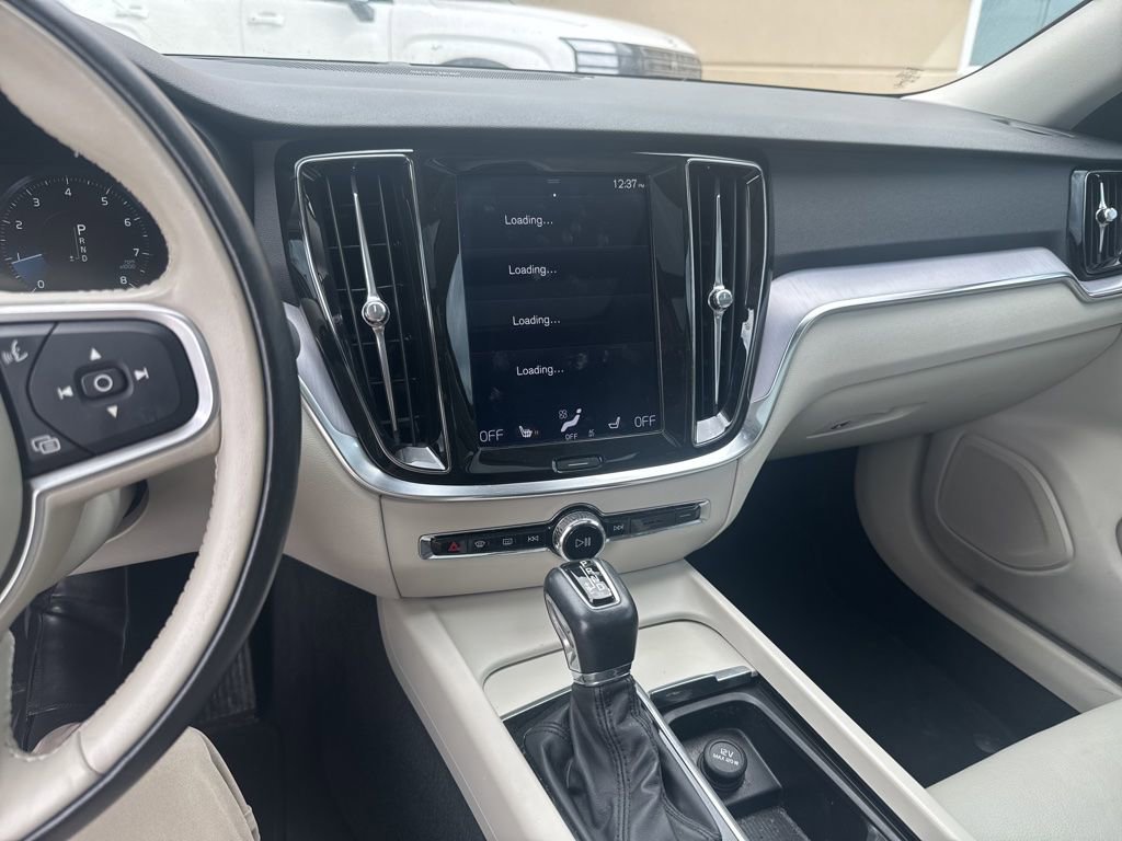 Used 2019 Volvo S60 T6 Momentum w/ Multimedia Package image 4