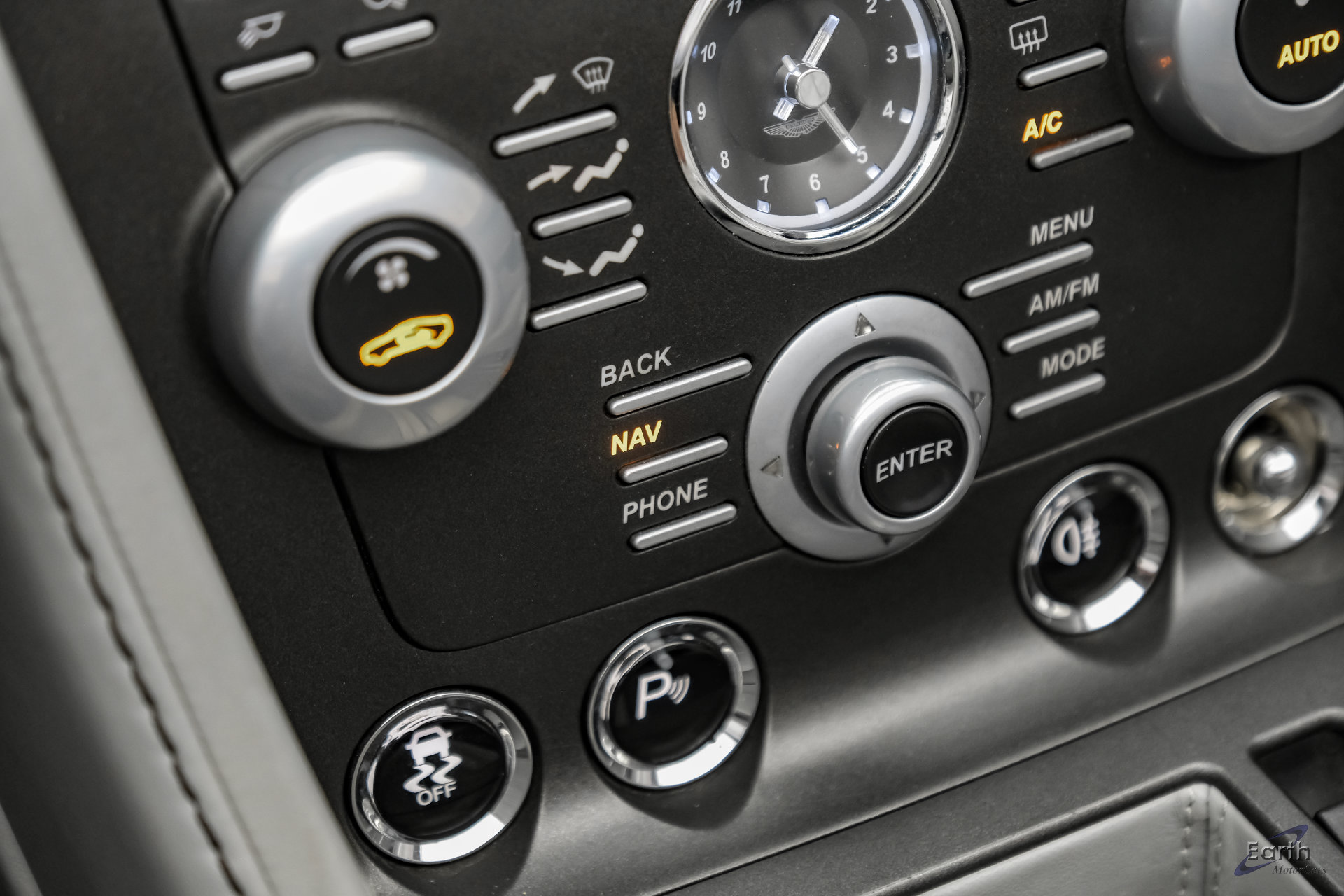 Used 2015 Aston Martin V8 Vantage GT RWD image 78