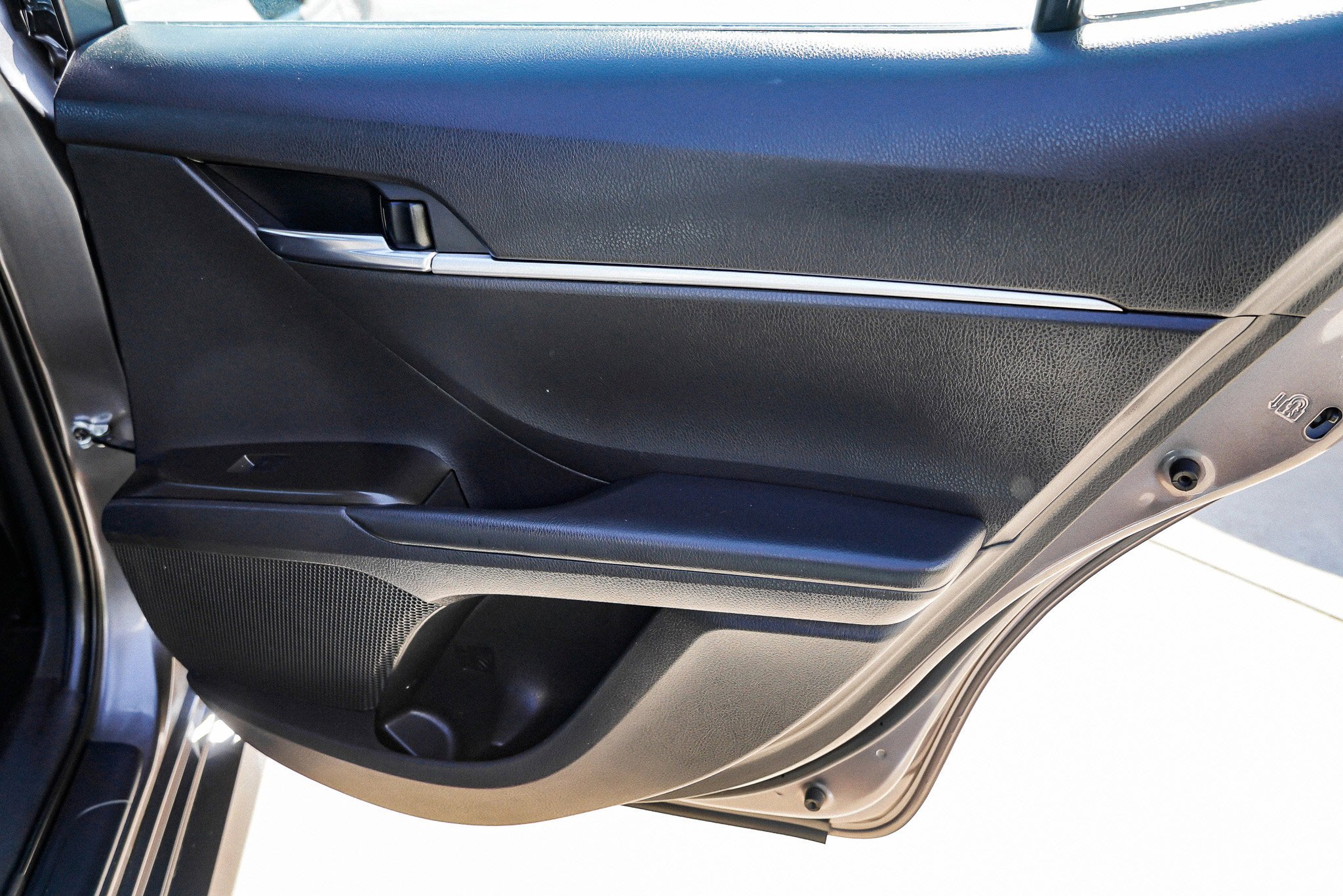 Used 2021 Toyota Camry LE FWD image 27