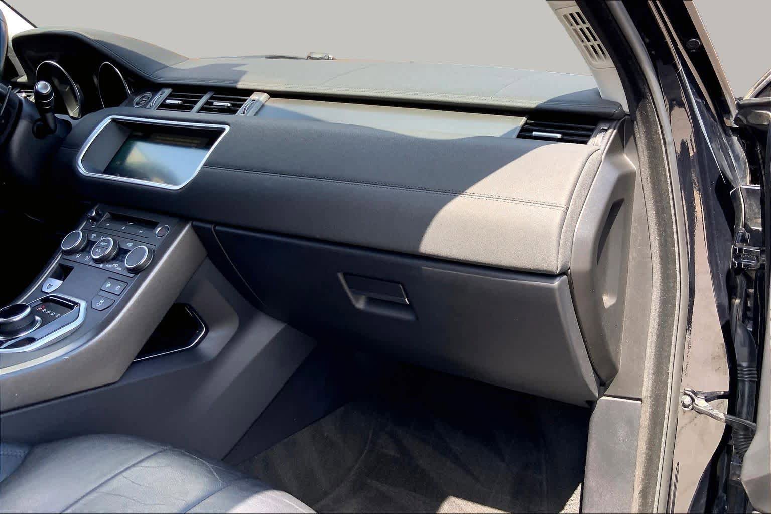 Used 2018 Land Rover Range Rover Evoque SE AWD/4WD image 18