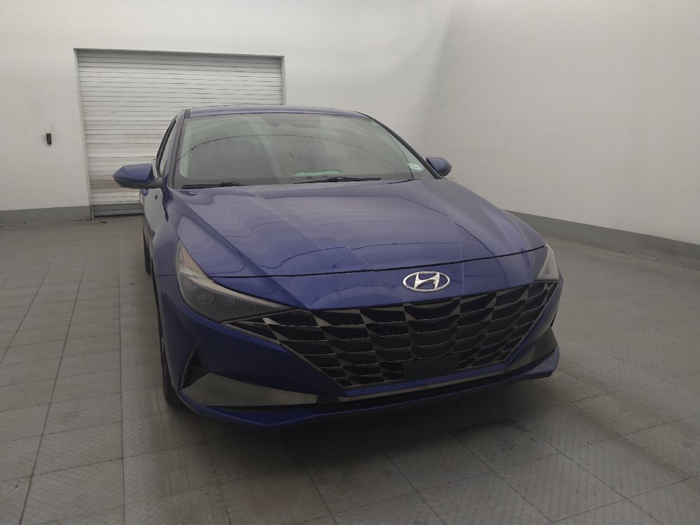 Used 2023 Hyundai Elantra Limited w/ Preferred Accessory Package FWD image 14