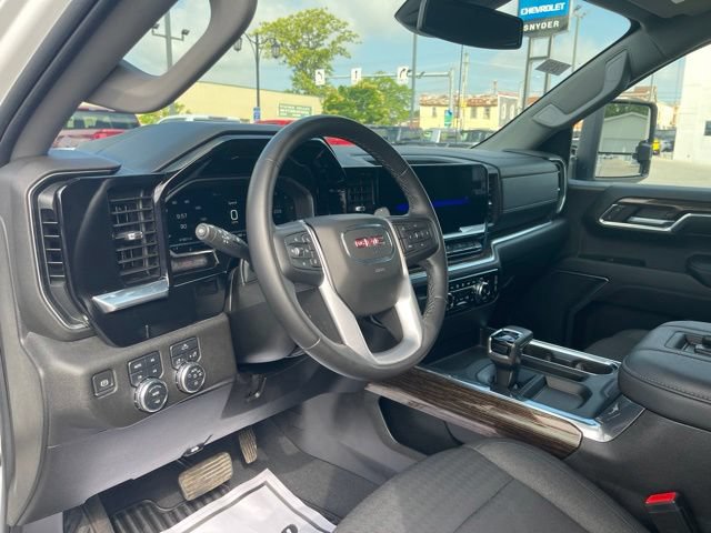 Used 2022 GMC Sierra 1500 Elevation w/ LPO, Elevation Black Package AWD/4WD image 16