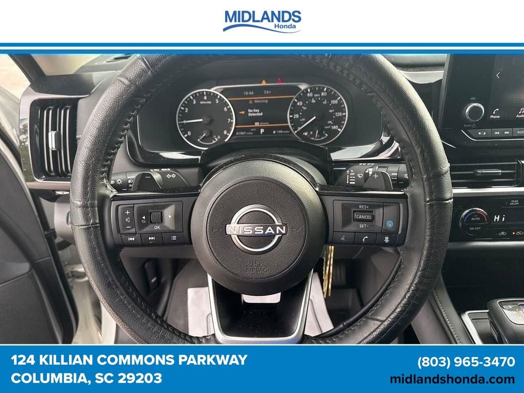 Used 2022 Nissan Pathfinder SV AWD/4WD image 25