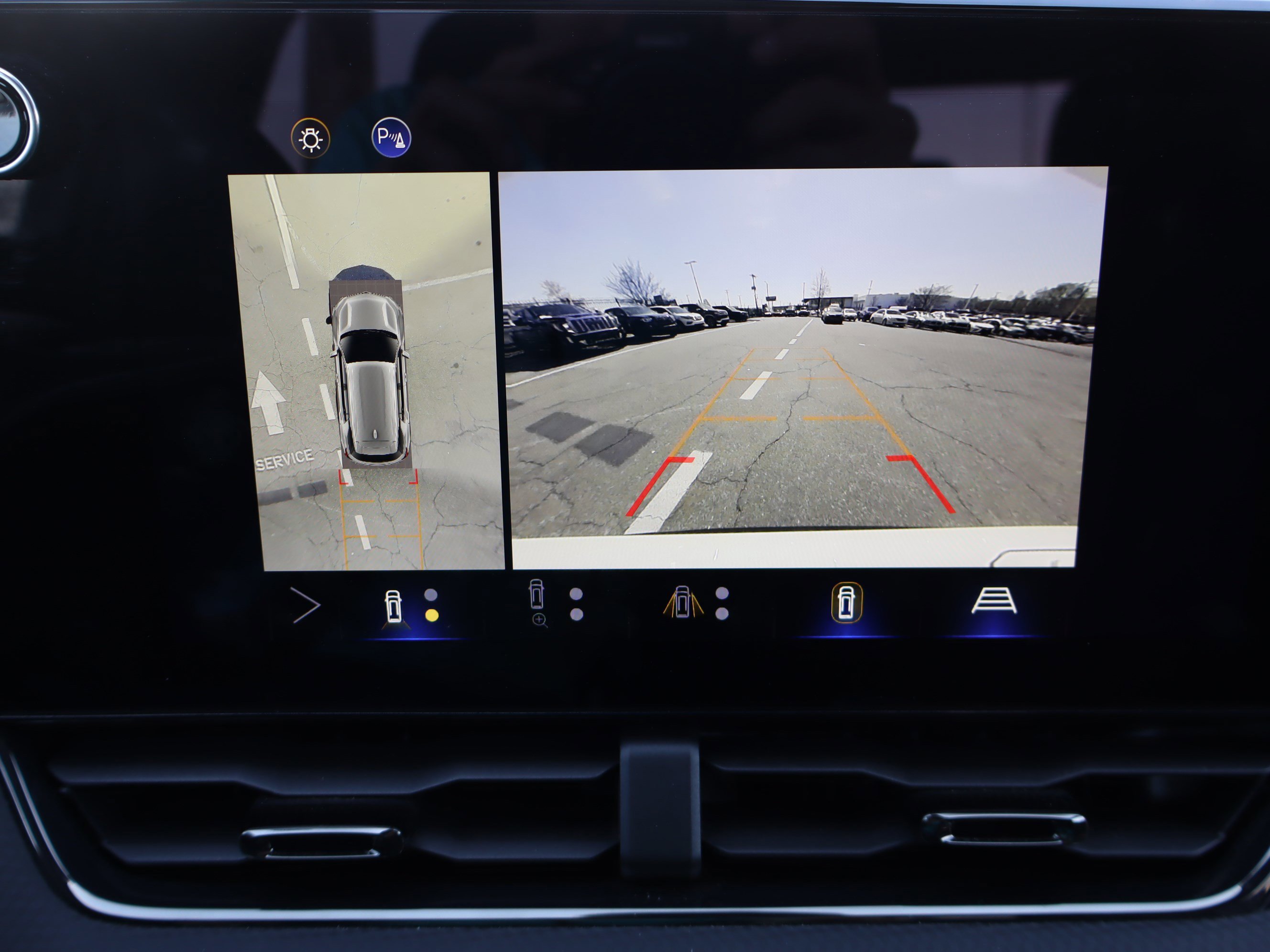 Used 2025 Chevrolet Equinox RS w/ Safety and Technology Package image 27