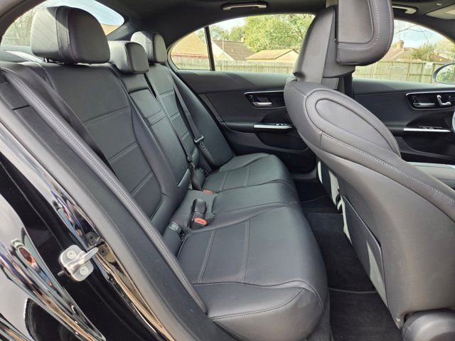 Used 2025 Mercedes-Benz C 300 Sedan image 26