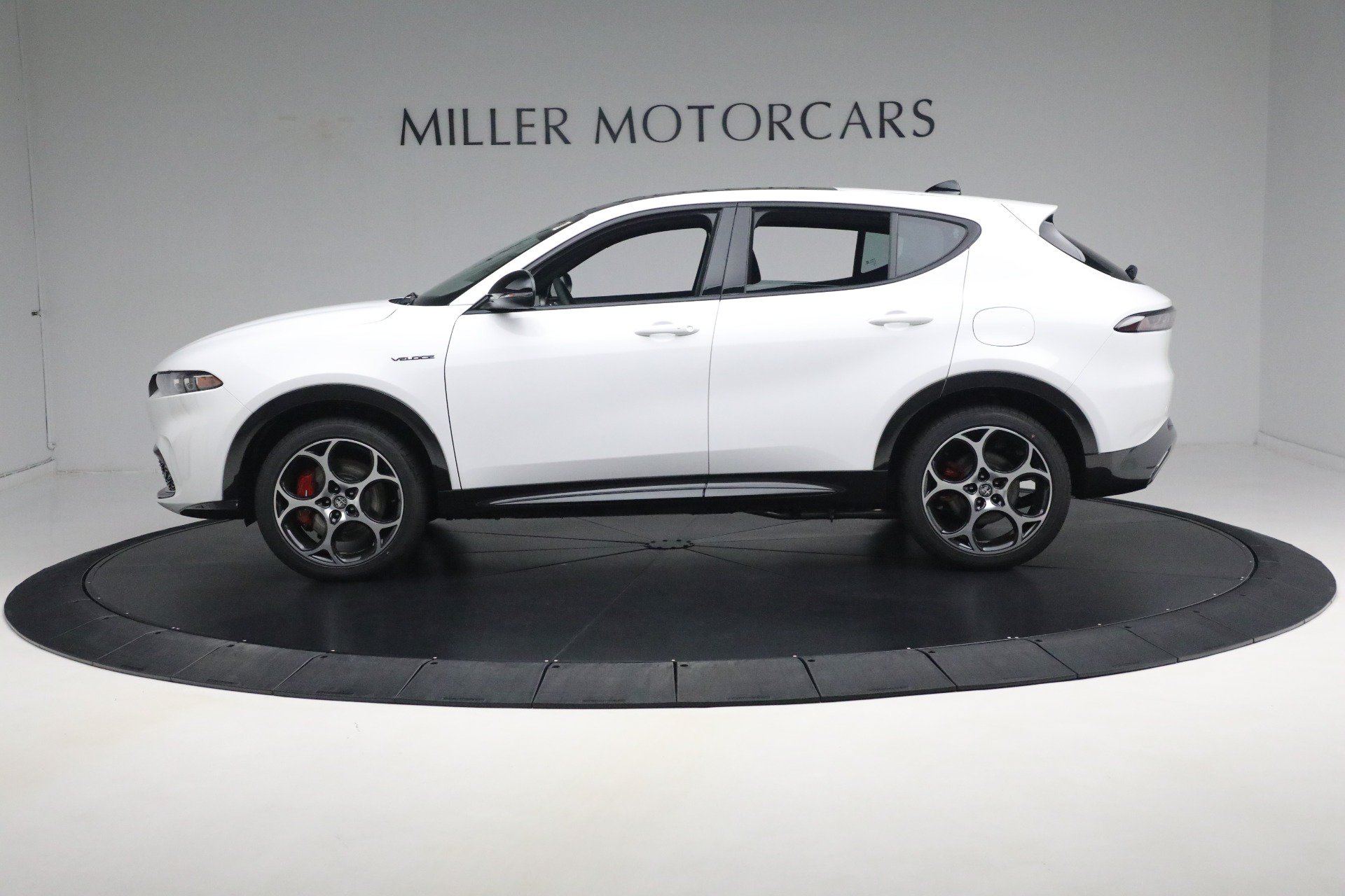 Used 2024 Alfa Romeo Tonale Veloce w/ Premium Interior Package AWD/4WD image 4