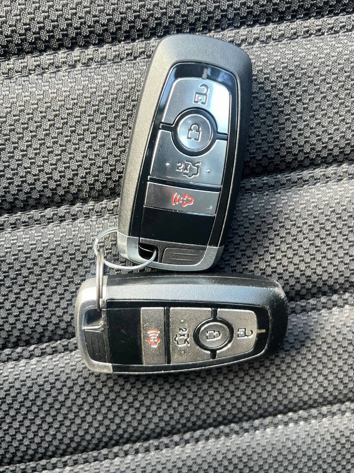 Used 2019 Ford Fusion SE image 16