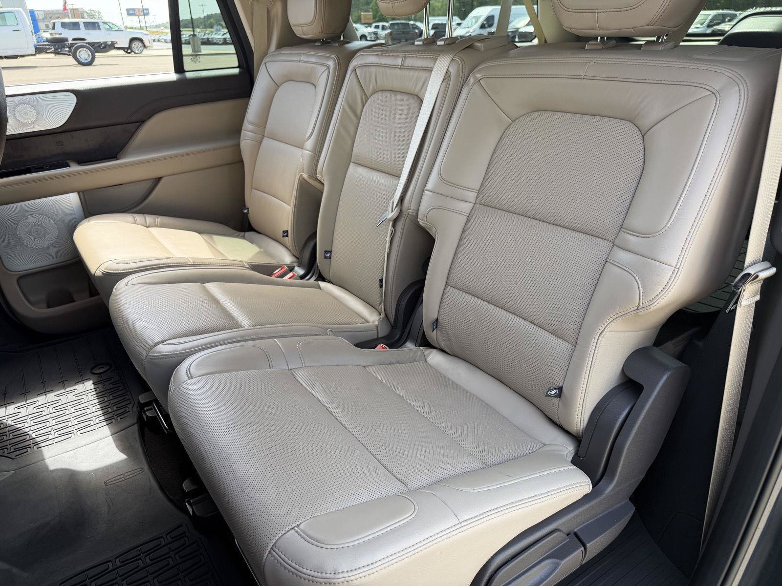 Used 2024 Lincoln Navigator L Reserve AWD/4WD image 17
