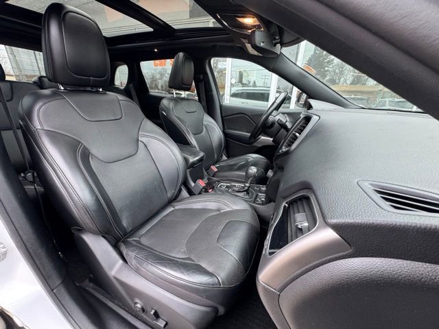 Used 2021 Jeep Cherokee Latitude image 11