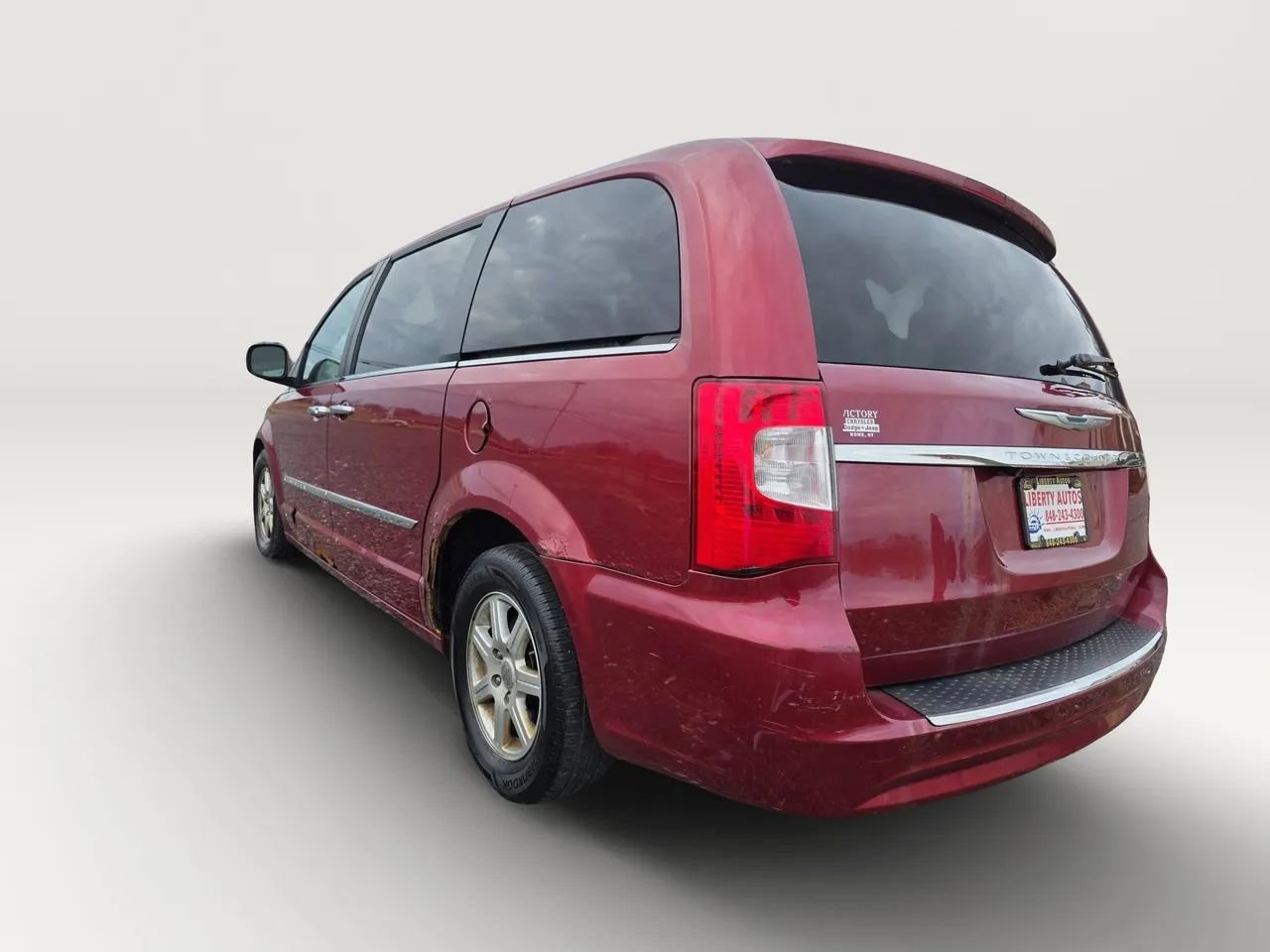Used 2011 Chrysler Town & Country Touring w/ Security Group image 4