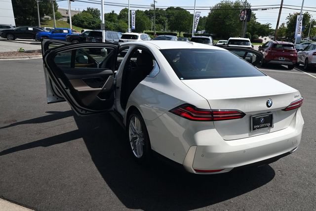 Used 2025 BMW 530i w/ Premium Package RWD image 39