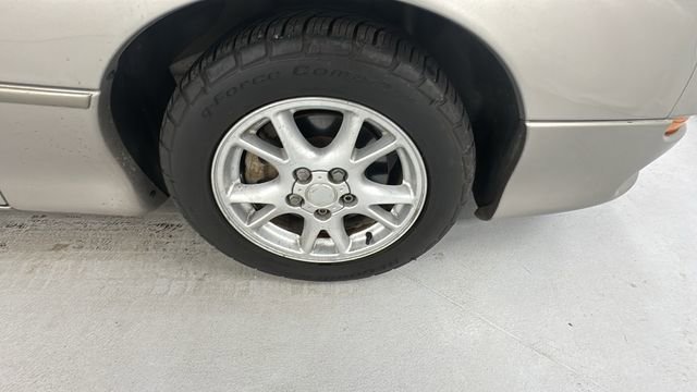 Used 2002 Chevrolet Camaro Base image 9