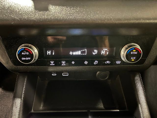 Used 2022 Mitsubishi Outlander ES image 16