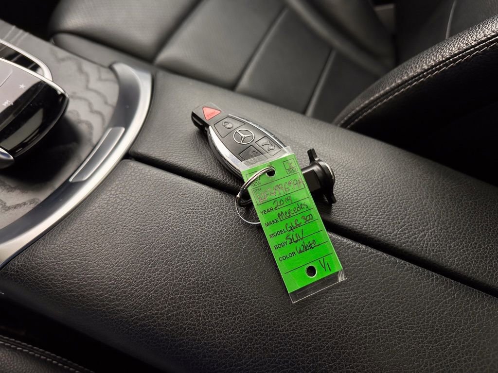 Used 2019 Mercedes-Benz GLC 350e 4MATIC image 30