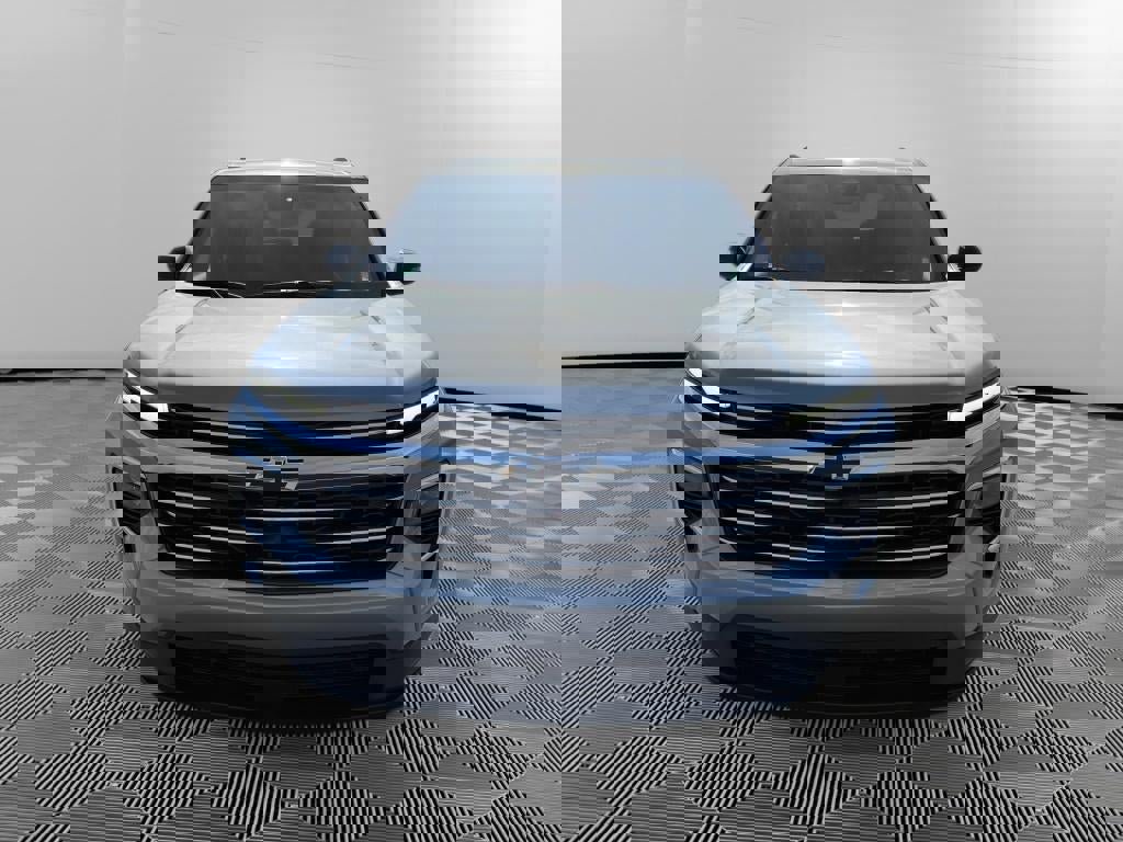 New 2026 Chevrolet Traverse LT image 2