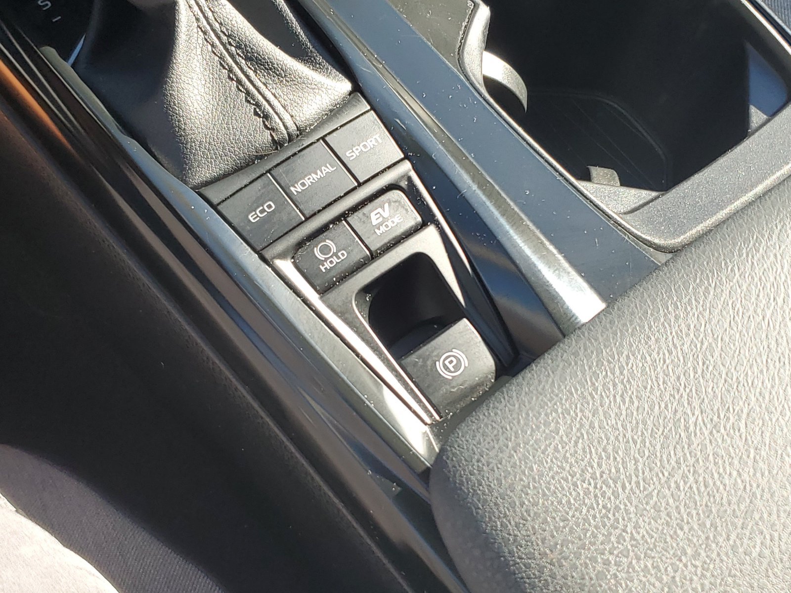 Certified 2025 Toyota Camry LE w/ Convenience Package FWD image 32