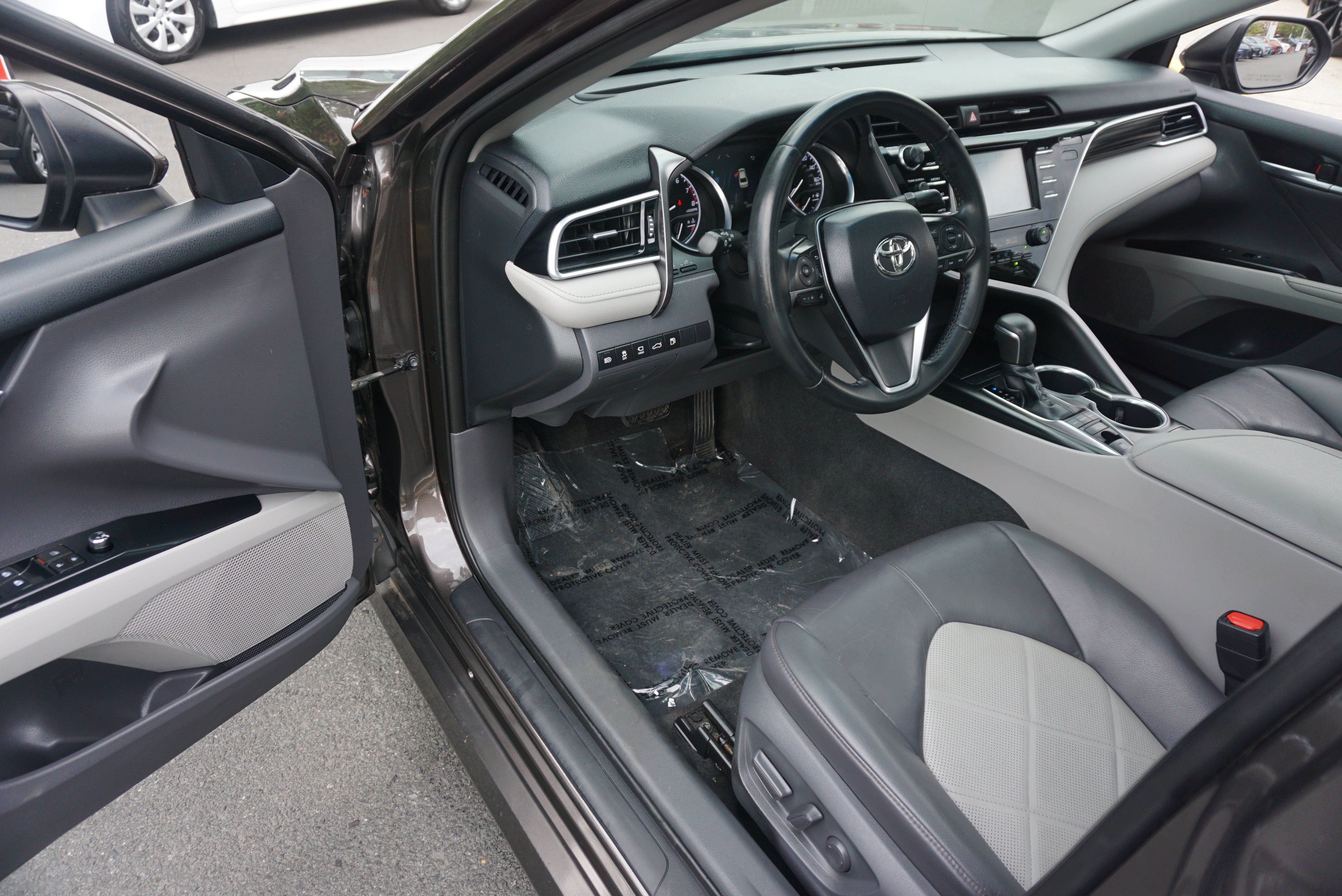 Used 2018 Toyota Camry XLE w/ Driver Assist Package FWD image 7