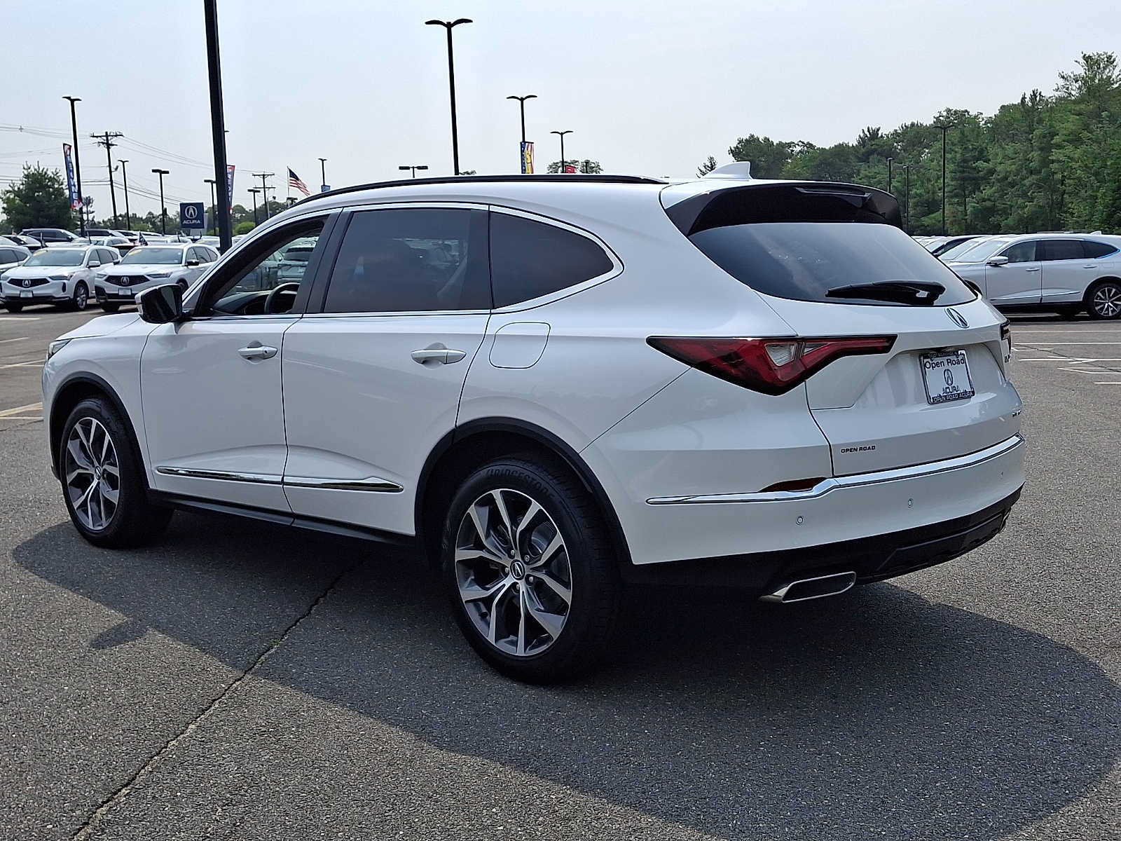 Certified 2024 Acura MDX w/ Technology Package AWD/4WD image 4