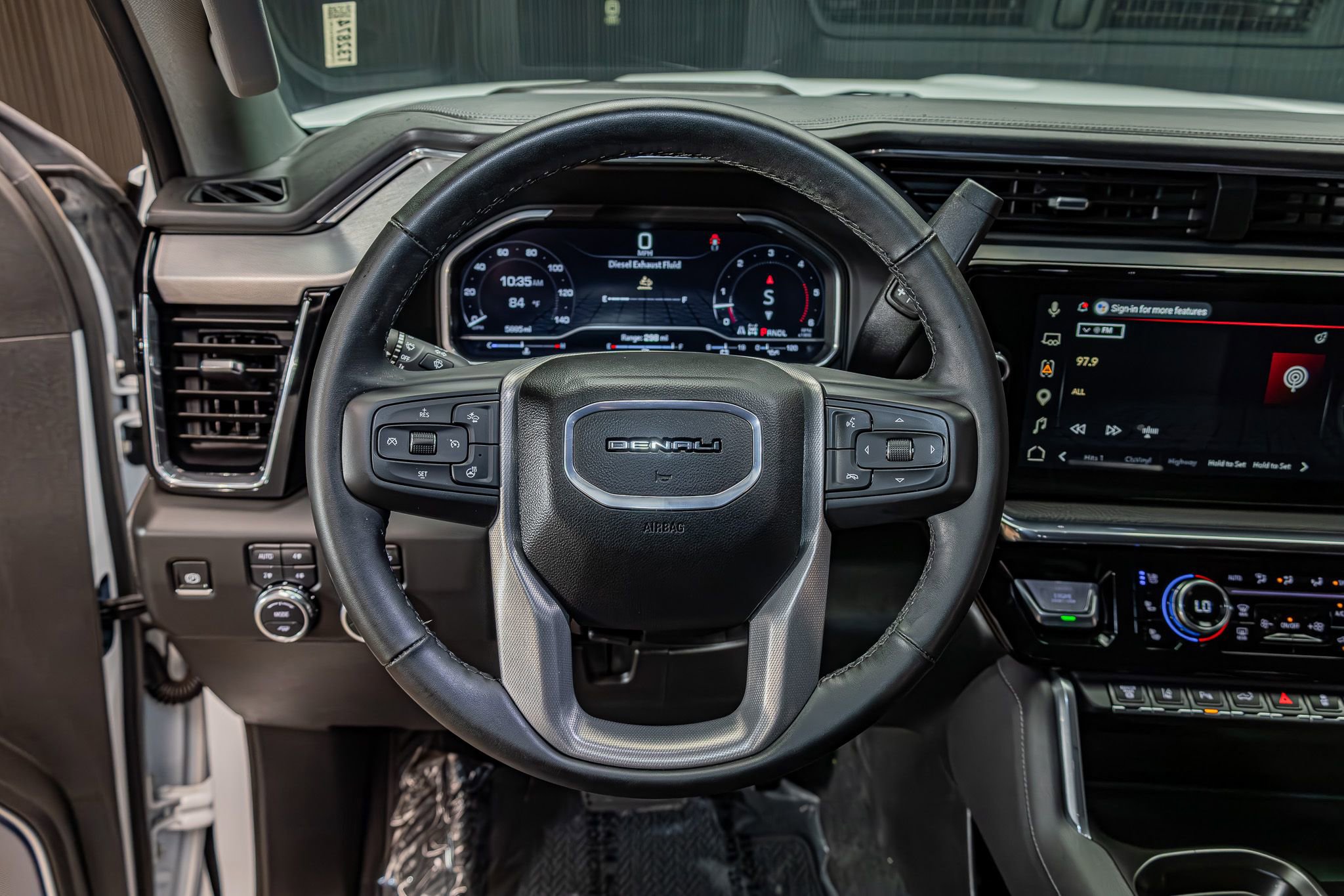 Used 2025 GMC Sierra 3500 Denali w/ Denali Reserve Package AWD/4WD image 16