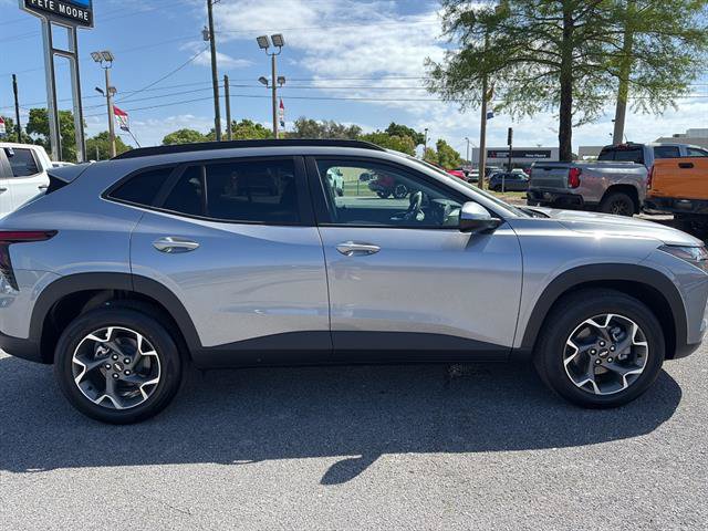 New 2026 Chevrolet Trax LT FWD image 4