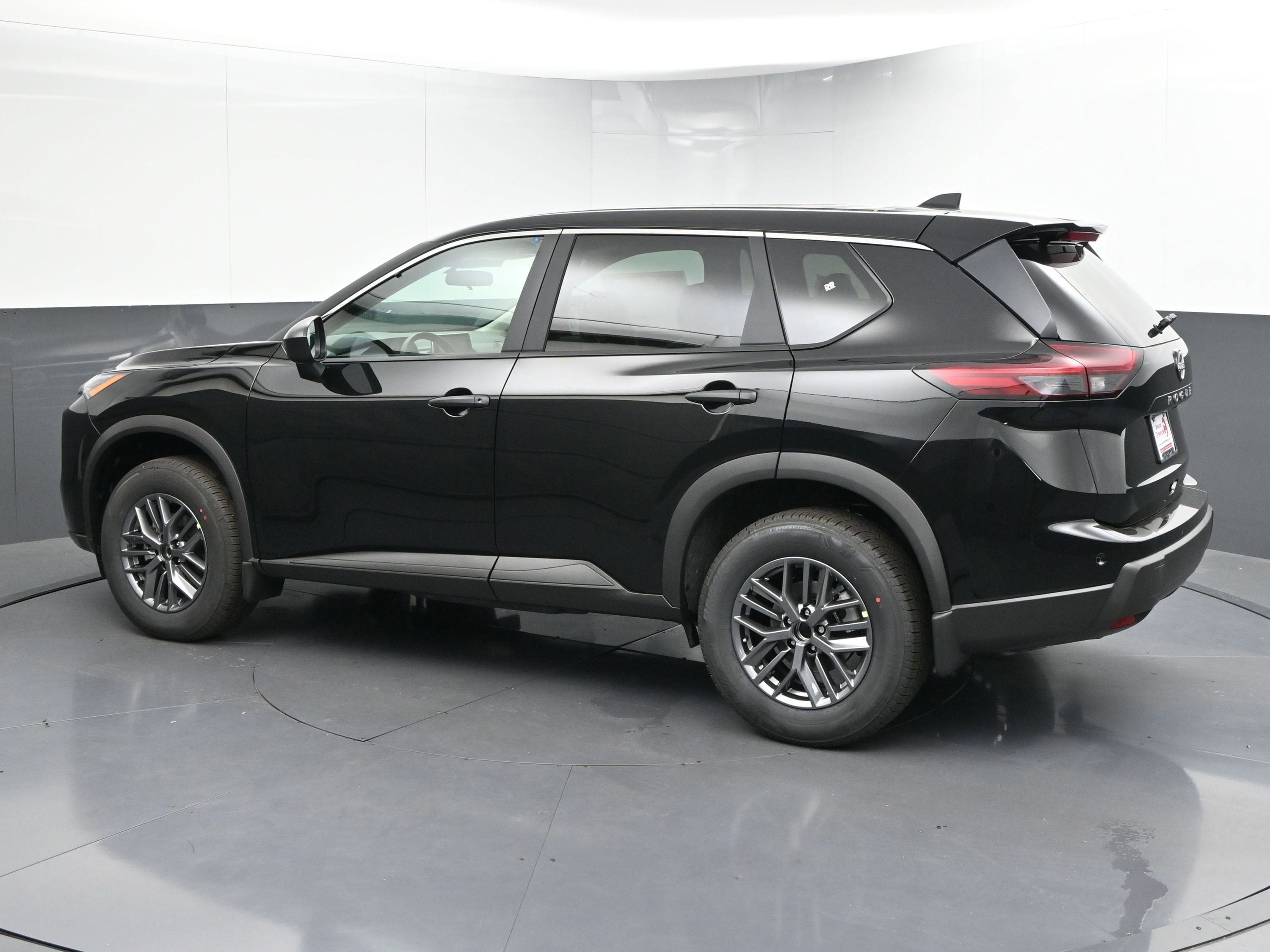 Certified 2025 Nissan Rogue S image 6