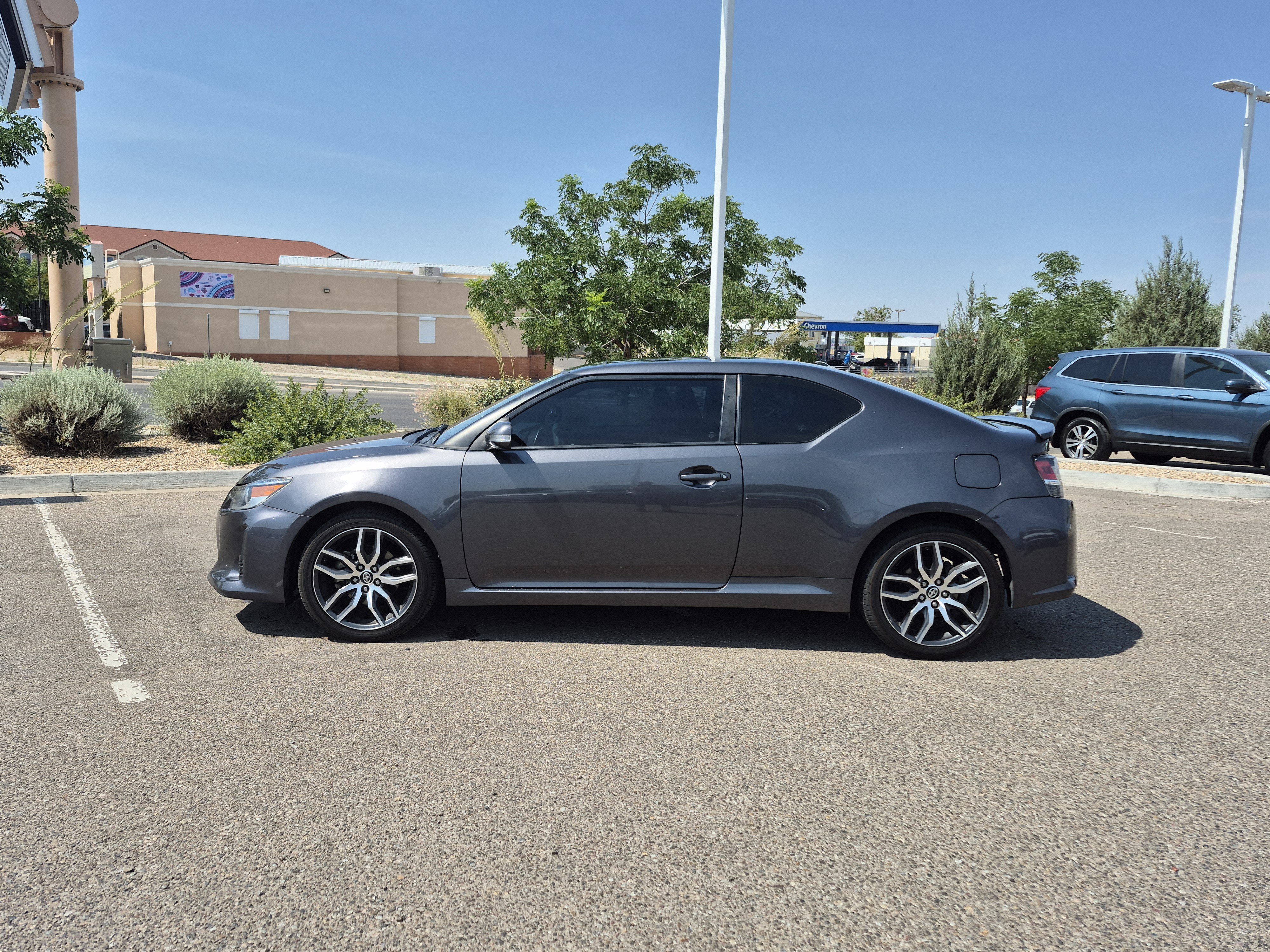 Used 2015 Scion tC FWD image 2
