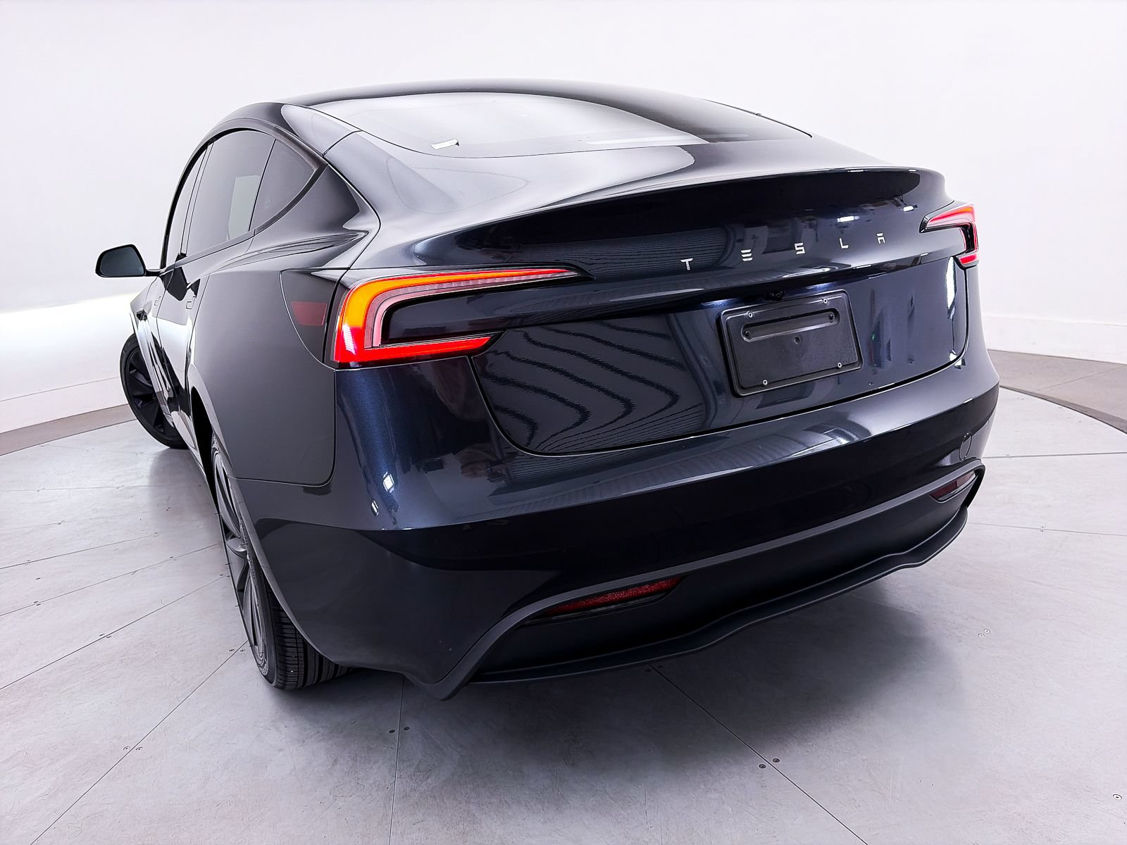 Used 2025 Tesla Model 3 Long Range RWD image 4