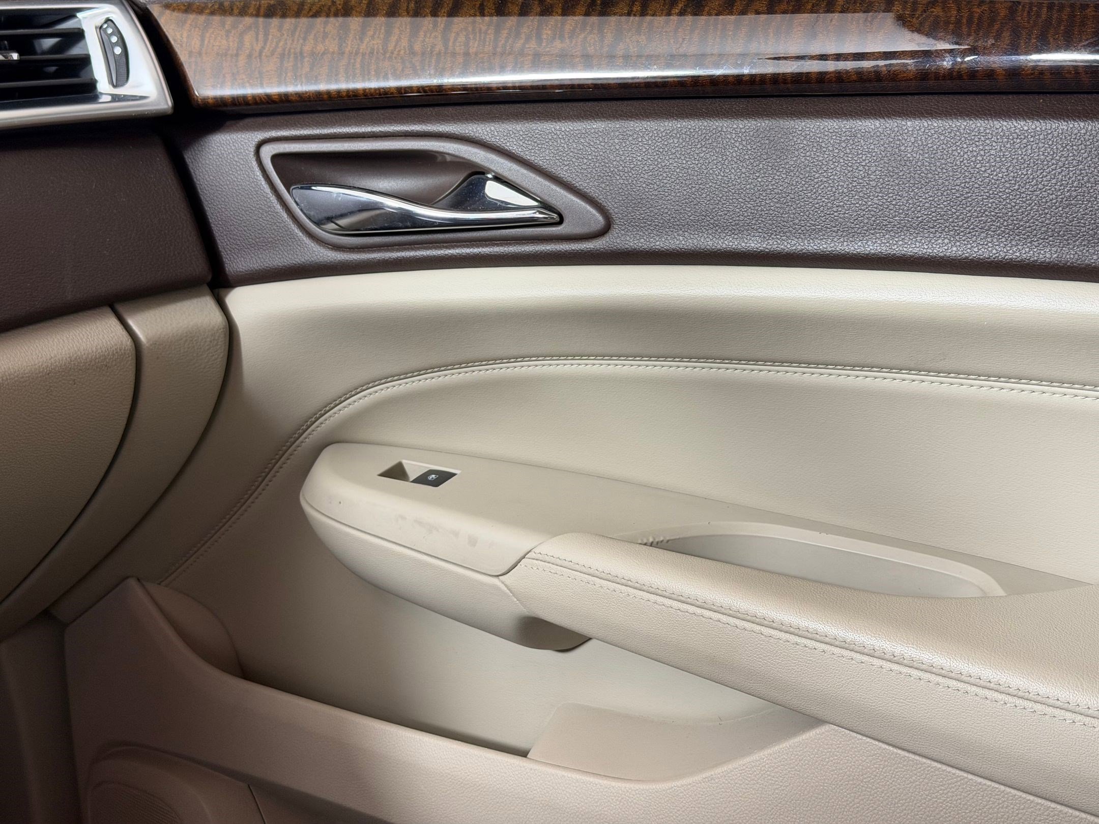 Used 2010 Cadillac SRX Performance AWD/4WD image 24