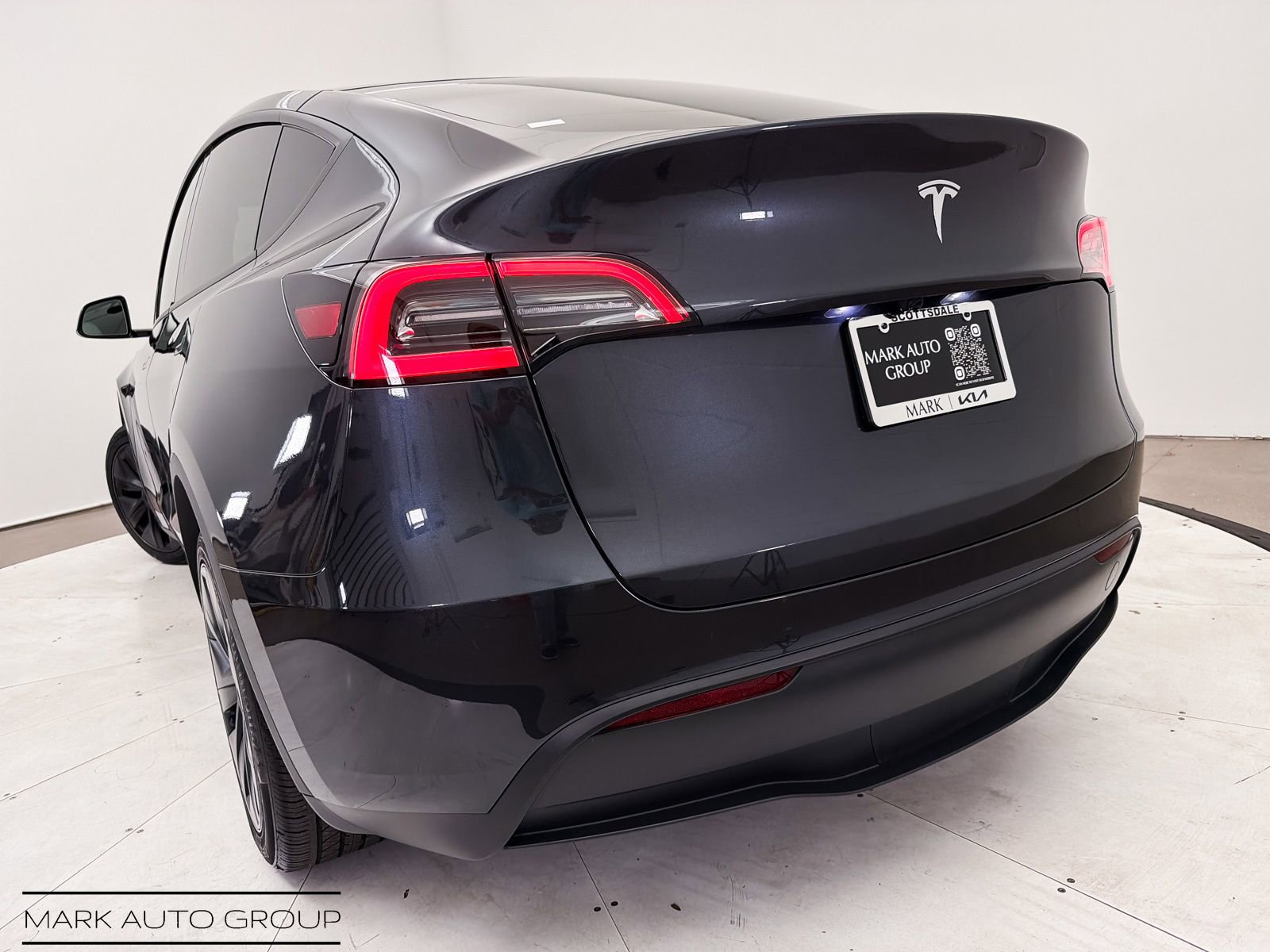 Used 2024 Tesla Model Y Long Range image 8