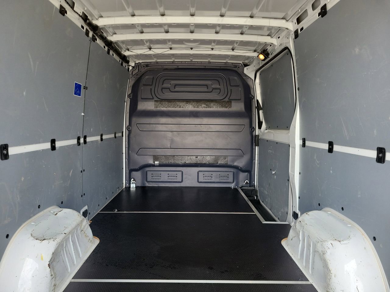 Used 2023 Mercedes-Benz Sprinter 1500 image 6