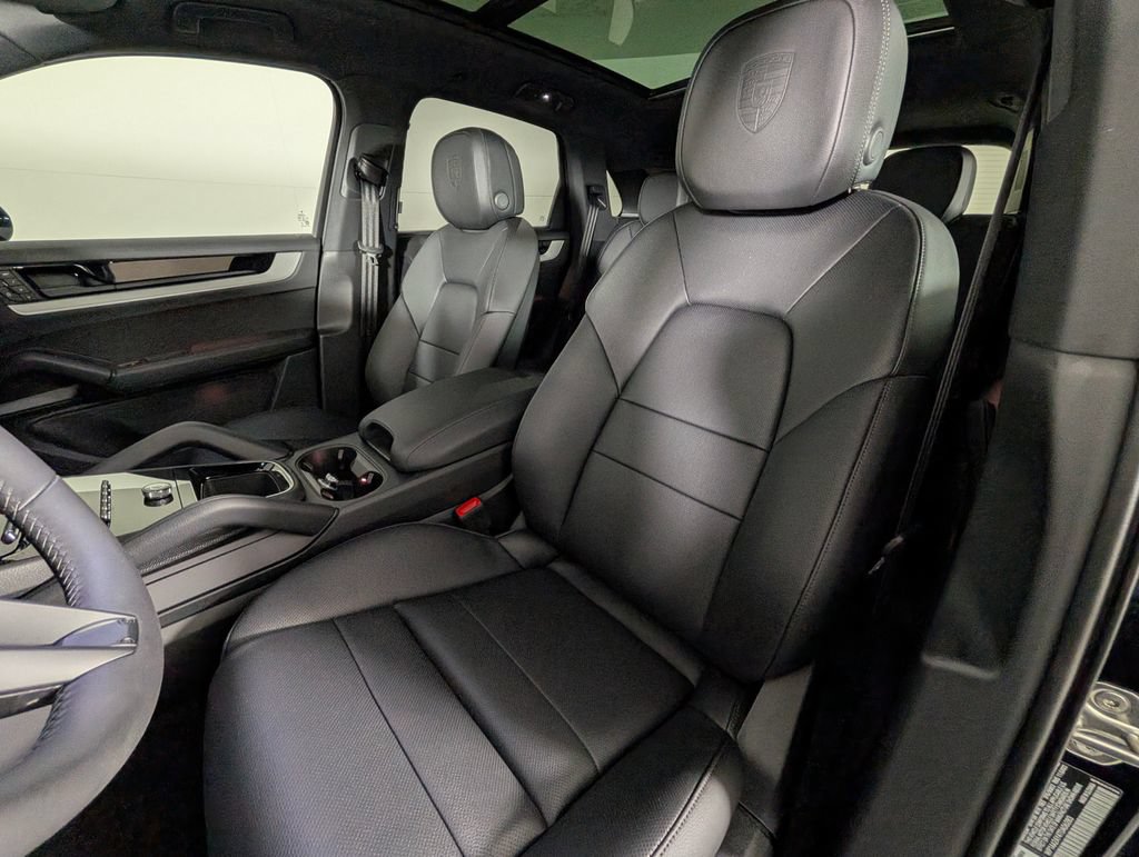 New 2026 Porsche Cayenne AWD/4WD image 5