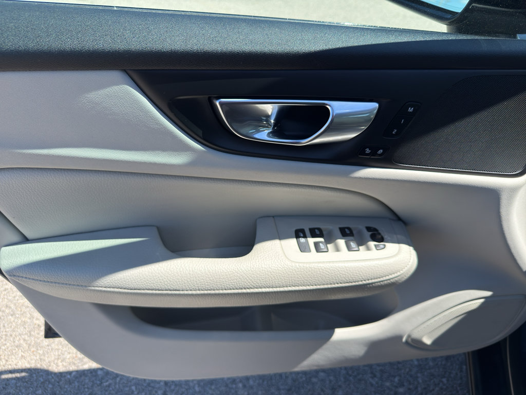 Used 2022 Volvo S60 B5 Inscription FWD image 14