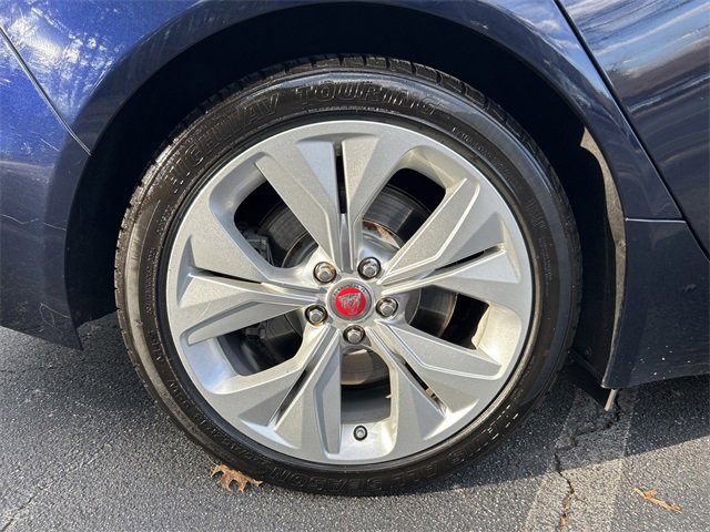 Used 2020 Jaguar XE S image 34