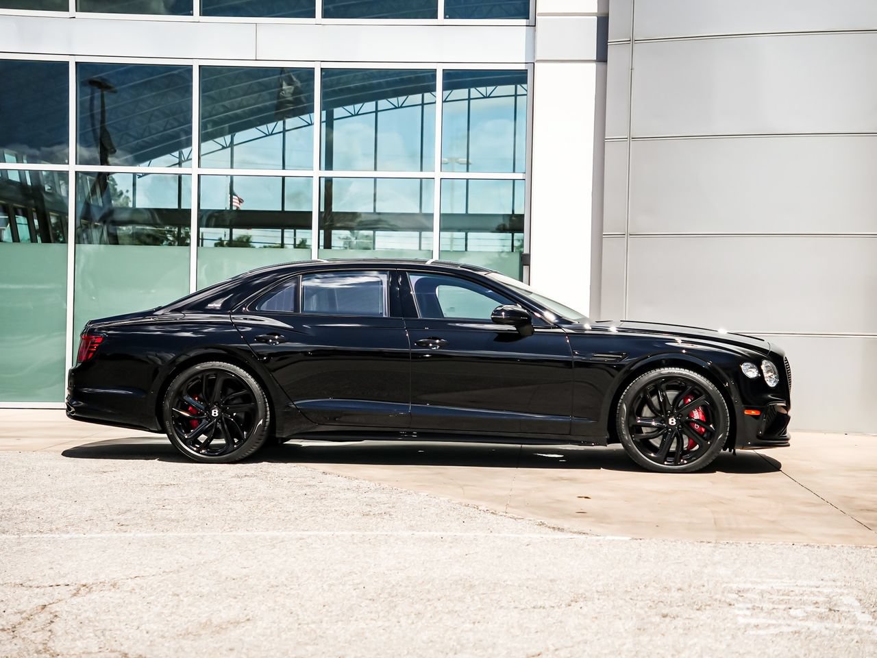 Used 2025 Bentley Flying Spur Plug-In Hybrid AWD/4WD image 5
