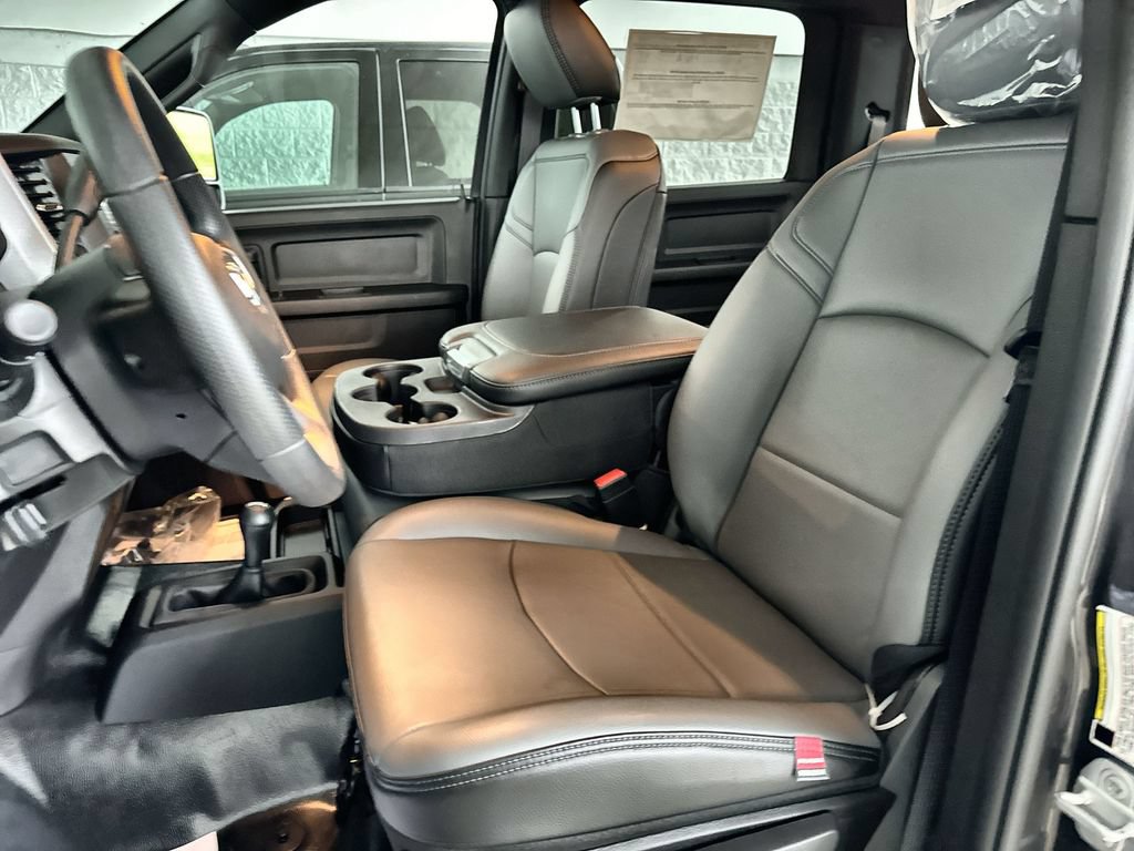 New 2024 RAM 3500 Tradesman w/ Chrome Appearance Group AWD/4WD image 11