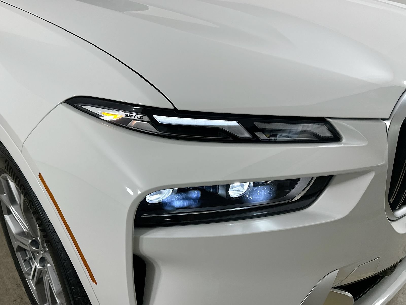 New 2027 BMW X7 xDrive40i w/ Premium Package AWD/4WD image 9