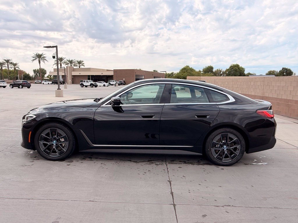 Used 2023 BMW i4 eDrive40 w/ Premium Package RWD image 9