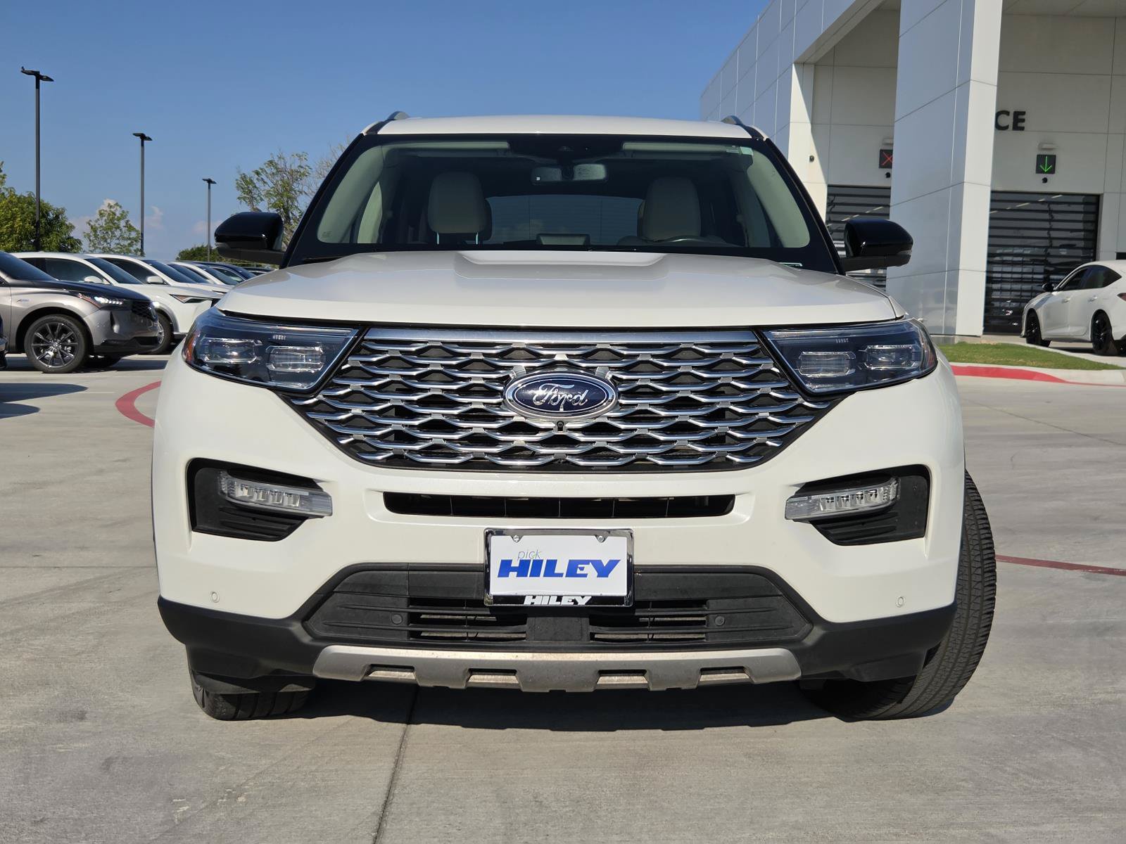 Used 2021 Ford Explorer Platinum w/ Equipment Group 601A AWD/4WD image 2