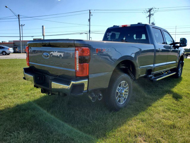 New 2026 Ford F350 Lariat w/ FX4 Off-Road Package image 4
