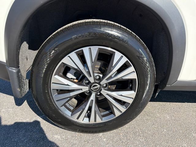 Used 2023 Nissan Rogue SV image 13