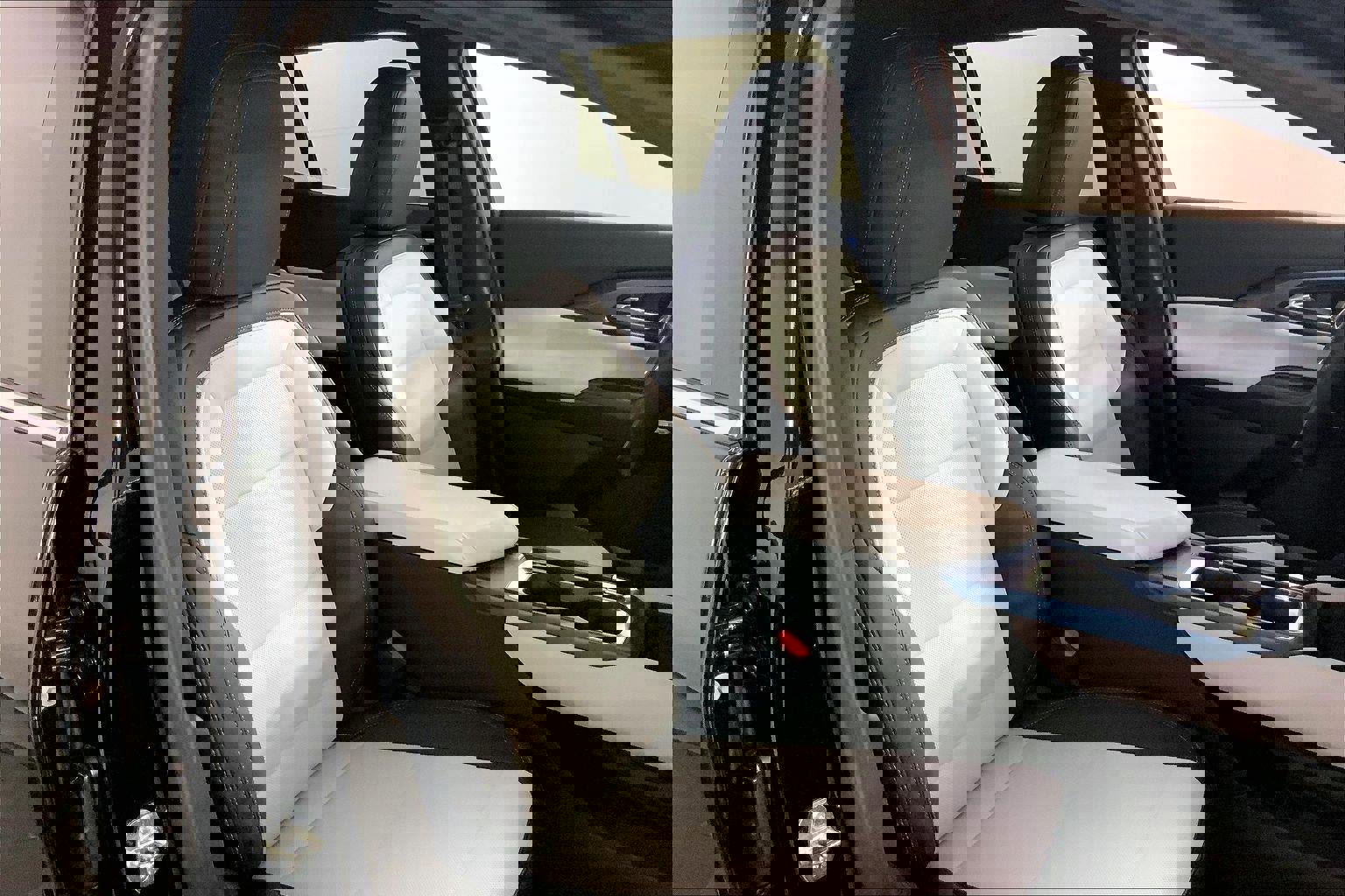 Used 2025 Chevrolet Equinox EV LT FWD image 7