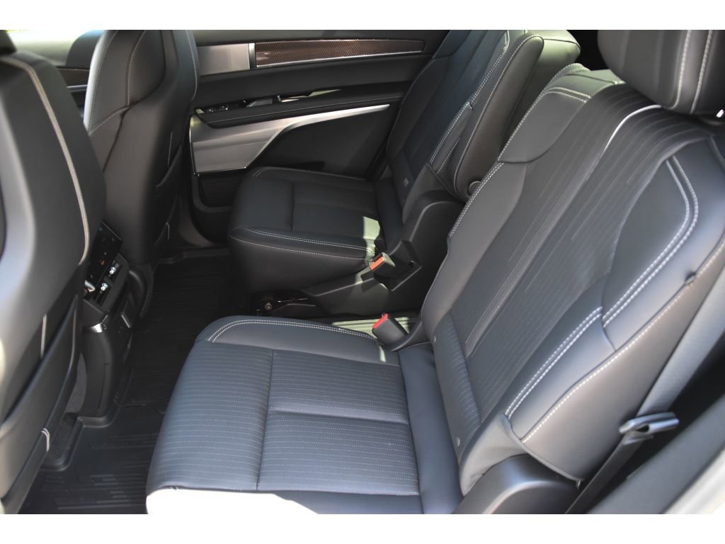 New 2026 Cadillac Vistiq Sport w/ LPO, Floor Liner Package image 15