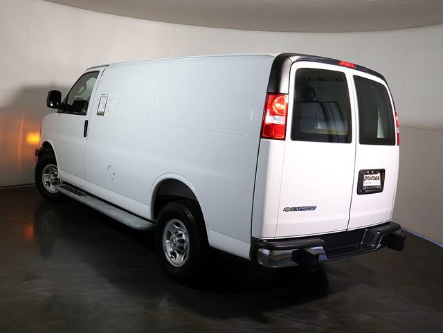 Used 2025 Chevrolet Express 2500 w/ Driver Convenience Package RWD image 2