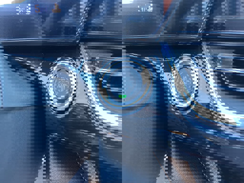 New 2026 Chevrolet Trax RS w/ Sunroof Package image 15