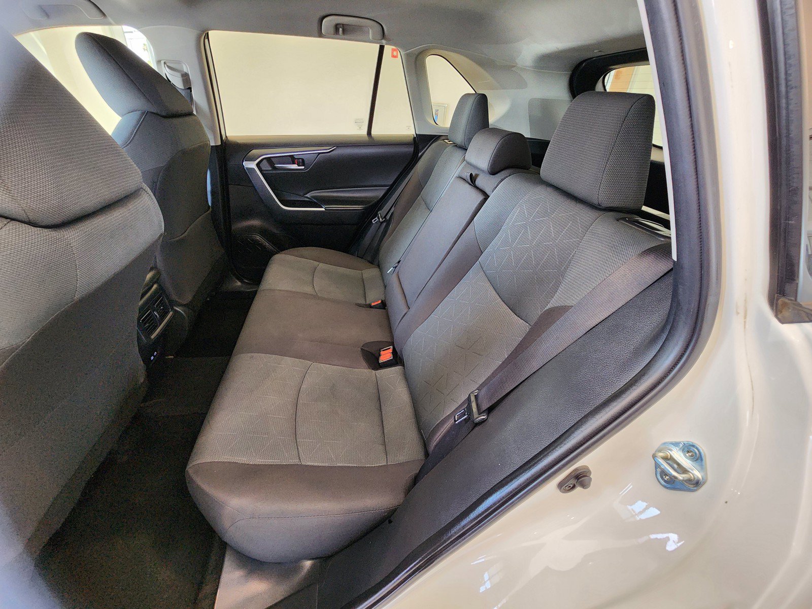 Used 2024 Toyota RAV4 XLE FWD image 29