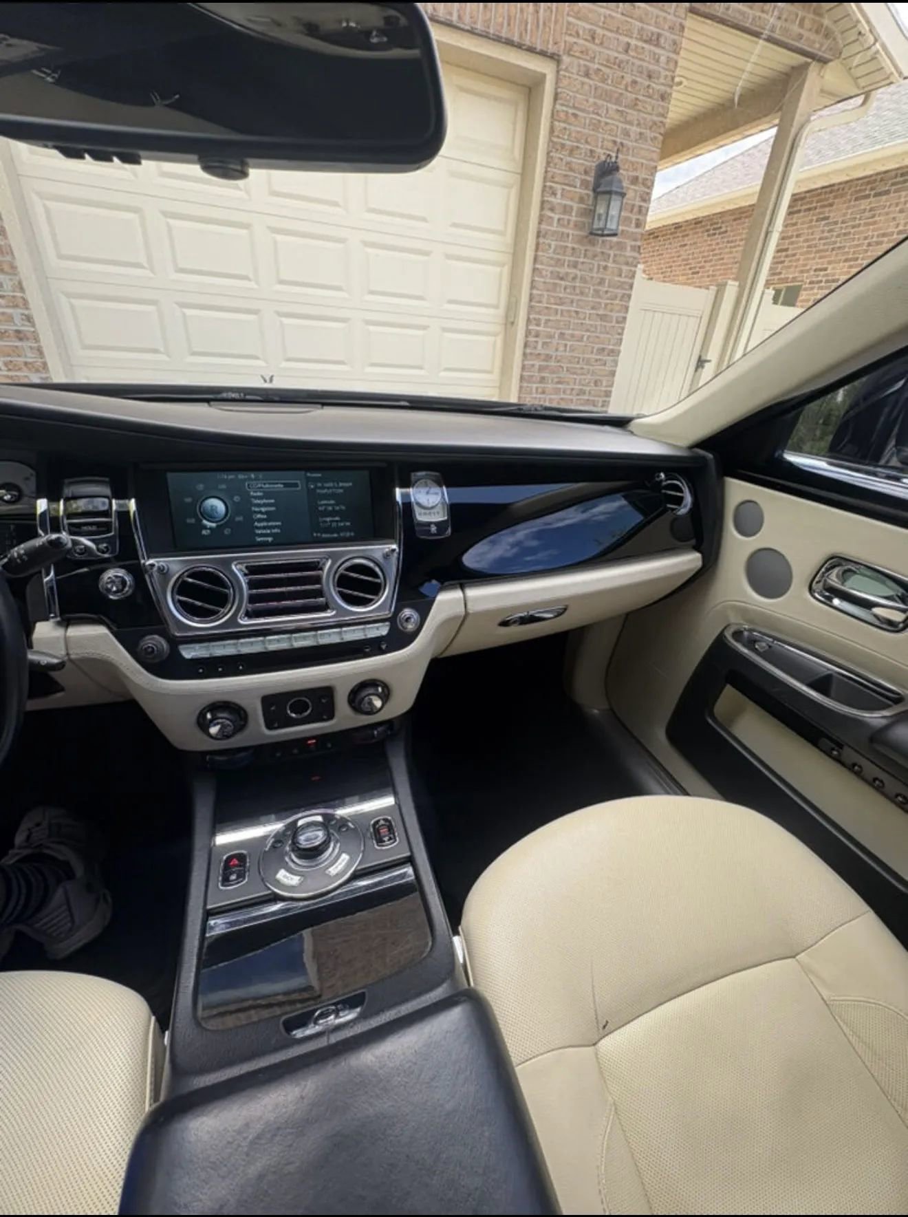 Used 2011 Rolls-Royce Ghost image 13