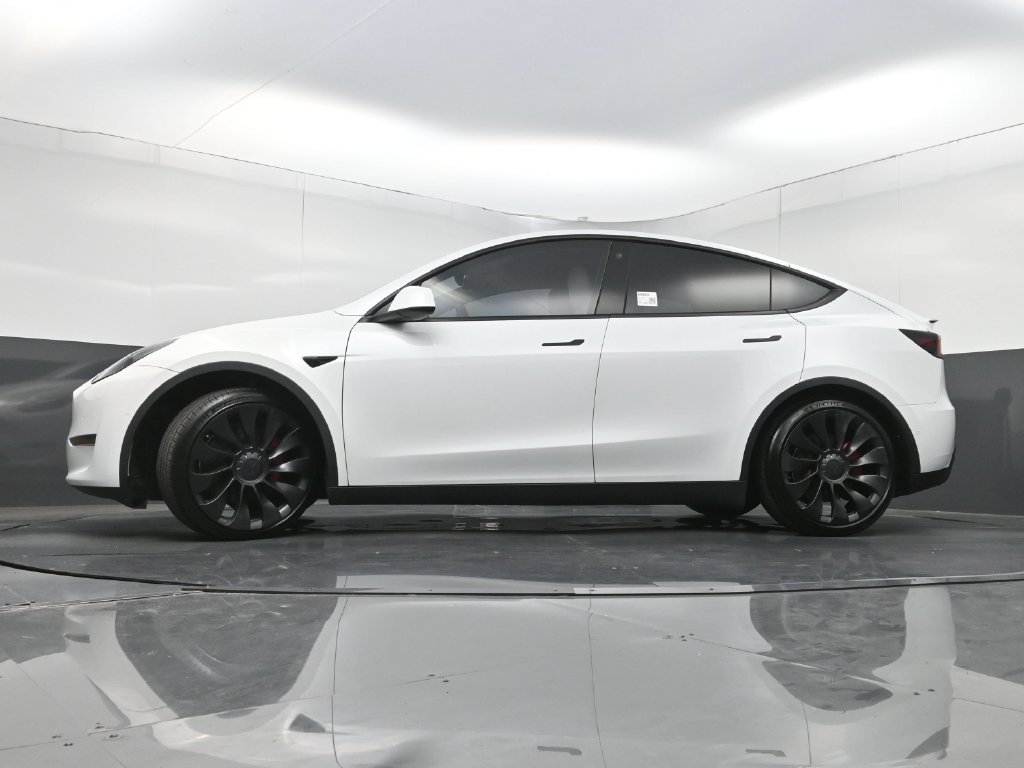 Used 2022 Tesla Model Y Performance AWD/4WD image 26