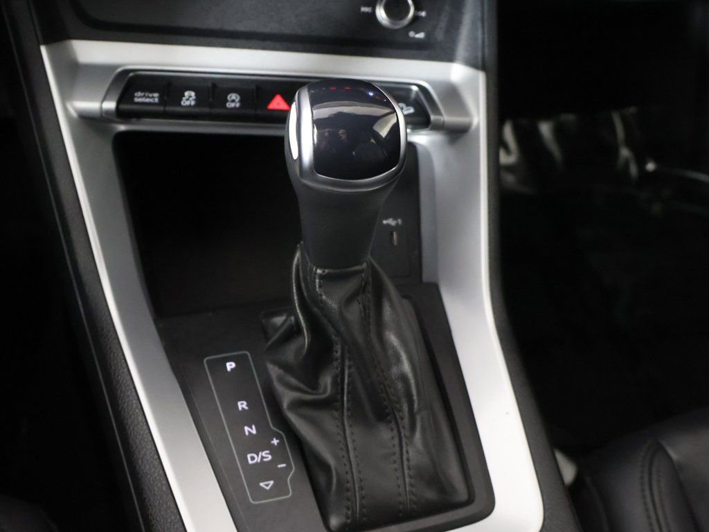 Used 2025 Audi Q3 2.0T Premium image 51
