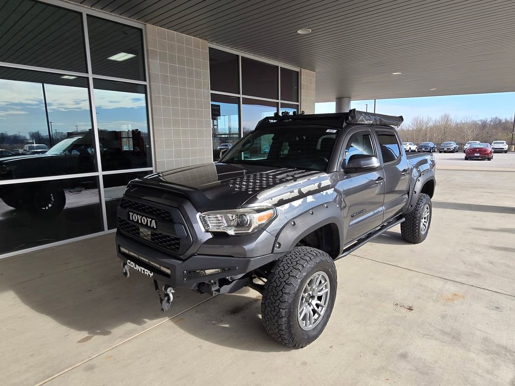 Used 2020 Toyota Tacoma TRD Off-Road image 11
